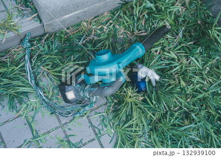 Japanese Gardener Japanese Gardener 132939100