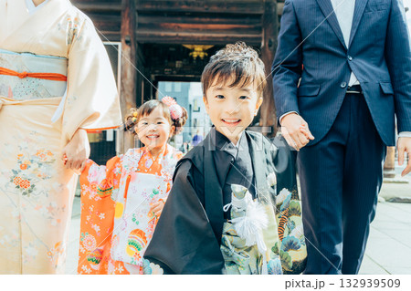 家族　七五三　ポートレート 132939509