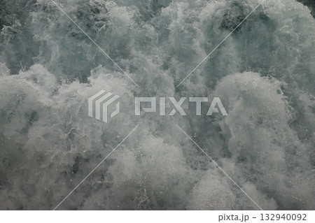 水 132940092