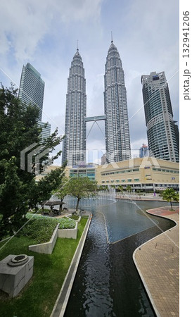 this is famous build in Malaysia named Twin Tower at KLCC 132941206