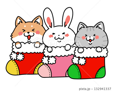 クリスマスブーツに入ったかわいい犬猫兎トリオ 132941337