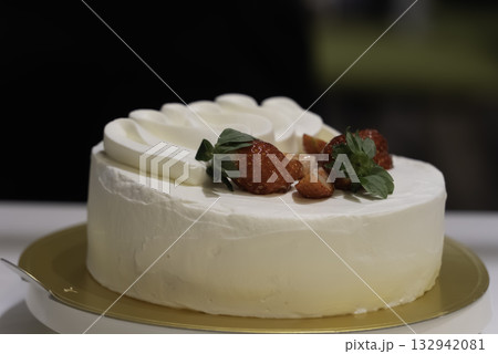 苺のケーキ 132942081