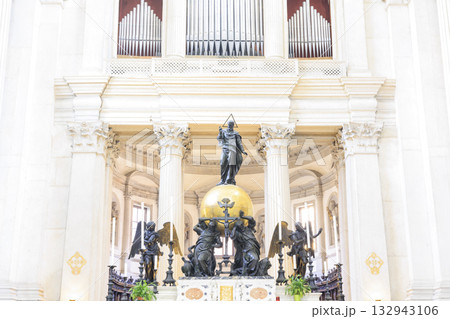イタリアのヴェネツィアにあるサン・ジョルジョ・マッジョーレ聖堂の内部 イタリアのヴェネツィアにあるサン・ジョルジョ・マッジョーレ聖堂の内部 132943106