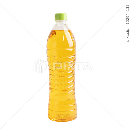 Vegetable oil in platic bottle isolated on white background with clipping path. 132944133