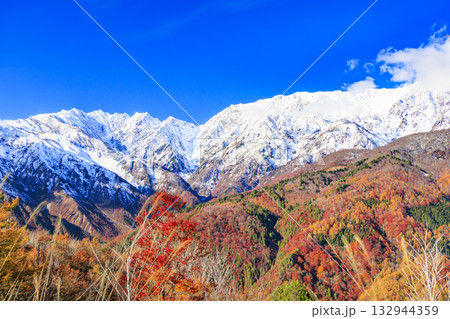 秋の岩岳マウンテンリゾートからの三段紅葉 秋の岩岳マウンテンリゾートからの三段紅葉 132944359