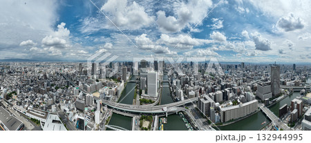 都市のドローン空撮パノラマ合成写真 132944995
