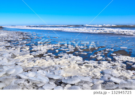 北海道　大津海岸　ジュエリーアイス 132945725