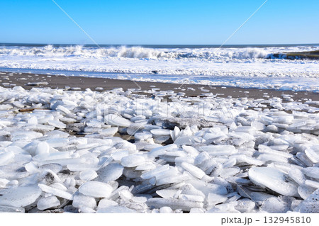 北海道　大津海岸　ジュエリーアイス 132945810