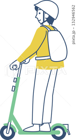 電動キックボードに乗る男性 電動キックボードに乗る男性 132946562