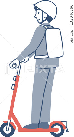 電動キックボードに乗る男性 電動キックボードに乗る男性 132946566