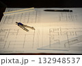 夜に自宅で建築の設計製図の作業風景（休憩中） 132948537