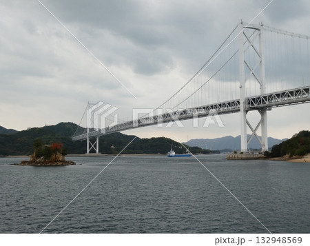 向島の立花臨海公園から見た因島大橋 132948569