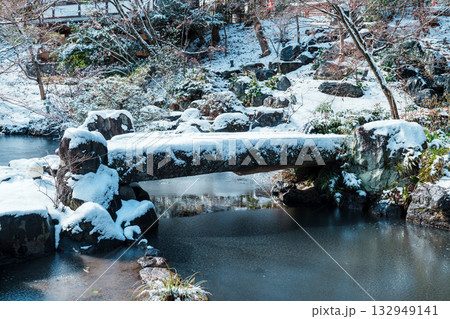 長岡天満宮 雪の錦景苑 長岡天満宮 雪の錦景苑 132949141