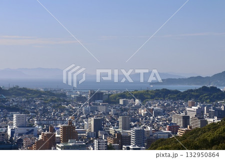 松山城からの眺望・西方面（愛媛県・松山市） 132950864