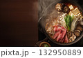 豪華絢爛すき焼き鍋：豊富な具材と広大なコピースペース 132950889