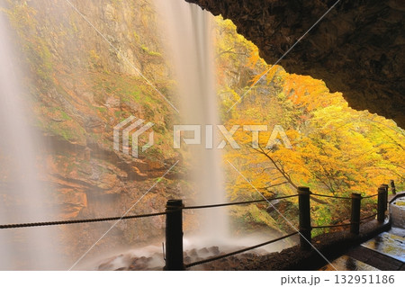 雷滝の秋　長野県 132951186