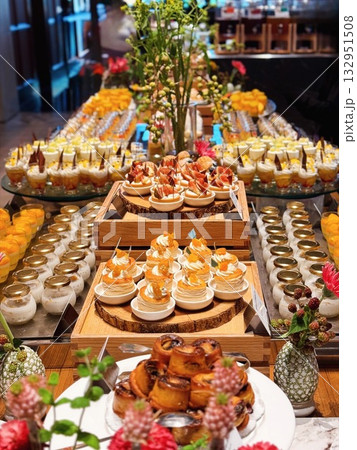 ホテルスイーツビュッフェ 132951508