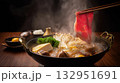 湯気立つごちそう：肉と野菜のバランスがとれた和牛すき焼き 132951691