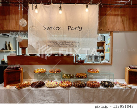 スイーツパーティー 132951848