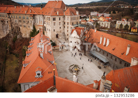 【チェスキークルムロフ】チェスキークルムロフ城の中庭 132953286