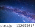 夏の夜空、天の川 132953617