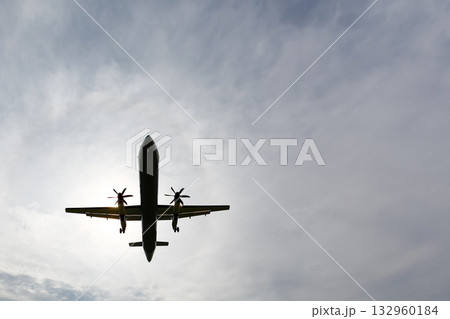 飛行機|プロペラ機|シルエットと空 飛行機|プロペラ機|シルエットと空 132960184