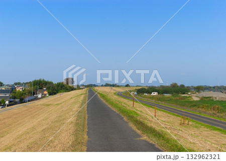 利根川サイクリングロード右岸2025年11月 132962321