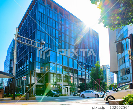 ONE FUKUOKA BLDG.(ワンビル)　天神の交差点　ワンビルと福岡PARCOの間 132962564