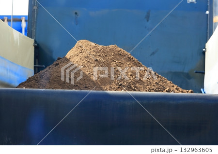 ダンプトラック イメージ ダンプトラック イメージ 132963605