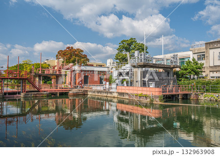 秋の琵琶湖疏水風景　夷川船溜　京都市 132963908