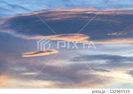 美しい夕焼け雲 c-1-2 寒色 フィルム調 美しい夕焼け雲 c-1-2 寒色 フィルム調 132965529