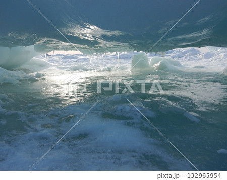 流氷のなか 132965954