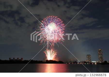 北区花火会:RED×BLUE SPARKLE GATE 2025(東京都北区) 北区花火会:RED×BLUE SPARKLE GATE 2025(東京都北区) 132966678