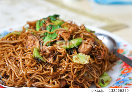 マレーシアのレストランで食べれる上海風焼きそば マレーシアのレストランで食べれる上海風焼きそば 132966859