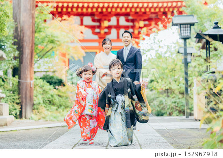 七五三　親子 132967918