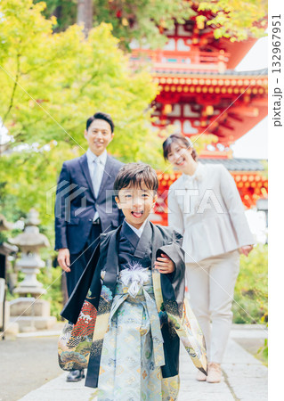 七五三　親子 132967951