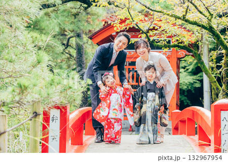 七五三　親子 132967954