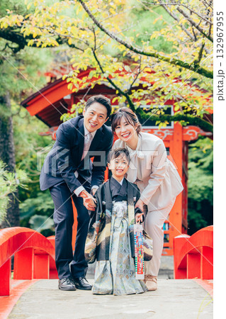 七五三　親子 132967955