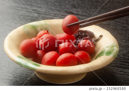 カリカリ小梅 カリカリ小梅 132968580