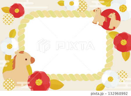 華やかでかわいい椿と馬の年賀状 しめ縄フレーム 132968992