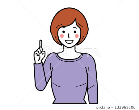 正面向き。ナンバーワンポーズをするカットソーの若い女性。 正面向き。ナンバーワンポーズをするカットソーの若い女性。 132969506