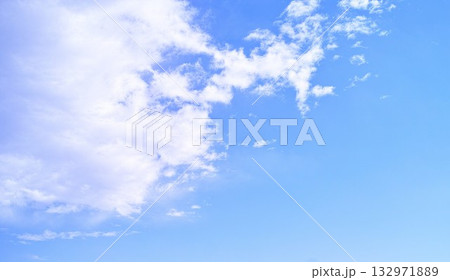 青空と雲イメージ 青空と雲イメージ 132971889