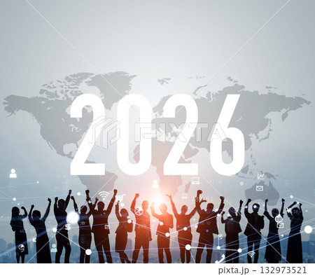 握手するビジネスパーソンと多国籍グループ　2026年新年イメージ　ビジネス向け年賀状素材 132973521