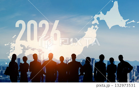 日本と多国籍の人々　2026年新年イメージ　ビジネス向け年賀状素材 132973531