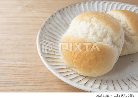 やわらか牛乳パン 132973589