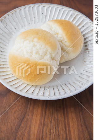 やわらか牛乳パン 132973603