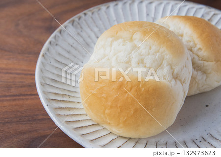 やわらか牛乳パン 132973623