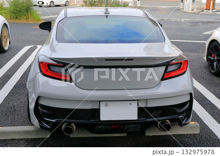 白い国産スポーツカー　イメージ 132975978