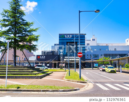 明るい青空の弘前駅・城東口 青森県弘前市 明るい青空の弘前駅・城東口 青森県弘前市 132976361
