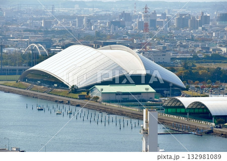 四日市港ポートビルから見た四日市ドーム 132981089